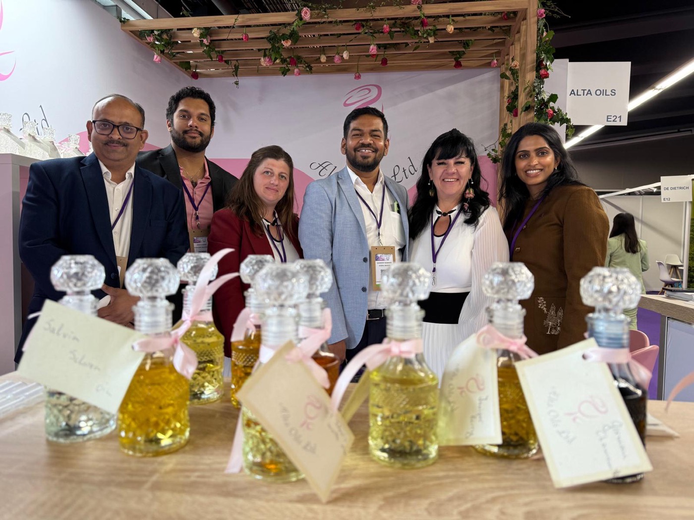 فريق Alta Oils عند الجناح
